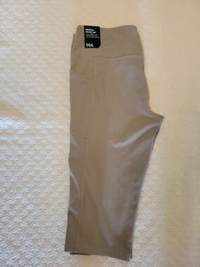 DSG High-Rise Crop Leggings in Westhered Tan